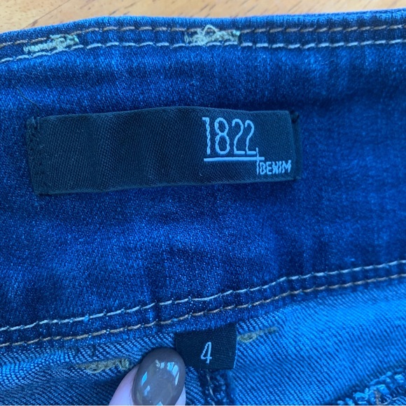 1822 Denim Cropped Skinny Jean - Picture 3 of 6